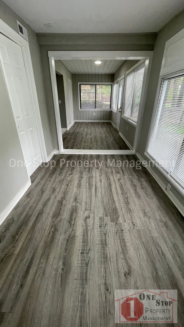 Foto del edificio - Beautiful 4 Bedroom 2 Bathroom Home in Kan...