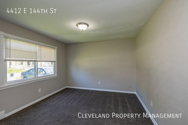 Building Photo - 2 Bedroom Ranch