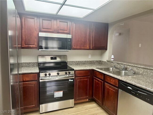 Foto del edificio - 2112 Sunfish Dr