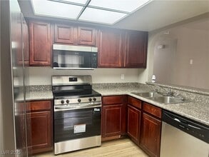 Building Photo - 2112 Sunfish Dr