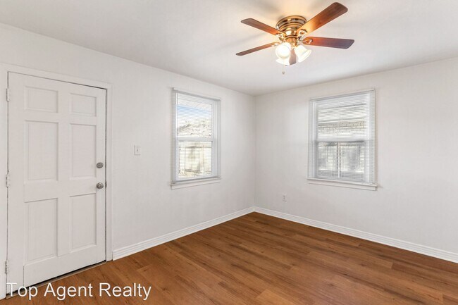 Building Photo - 2 br, 1 bath House - 214 Claiborne Court
