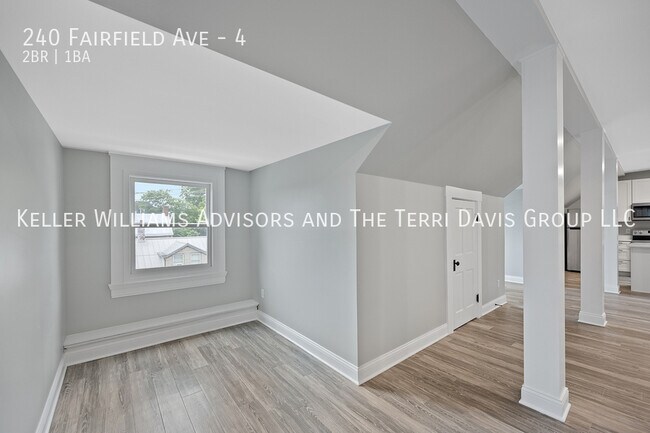 Foto del edificio - 240 Fairfield Ave