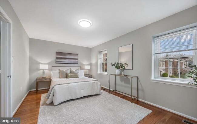 Foto del edificio - 5822 Burke Manor Ct