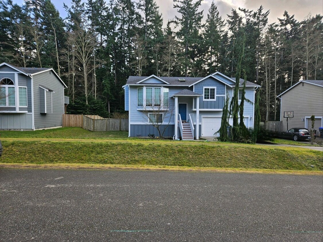 Foto principal - 5 Bedroom House in Coupeville!