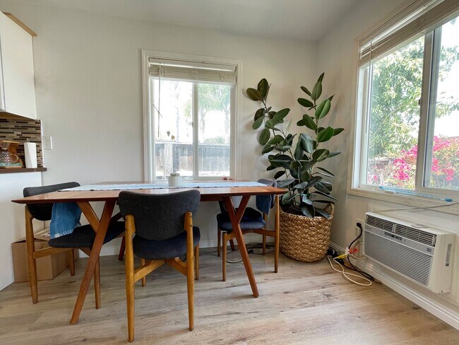Foto del edificio - Atwater Village Bungalow Unit #3