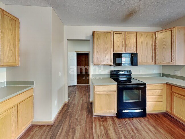 Foto del edificio - 7253 Winterbek Ave