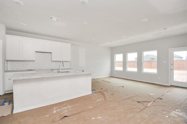 Building Photo - 27023 Aurora Gln Dr