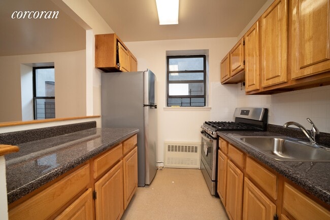 Building Photo - 34 W 129th St