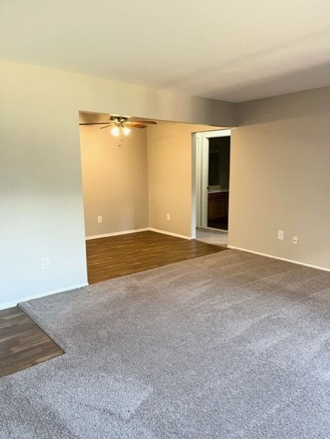 Building Photo - Charming 1 bedroom/1bath apartment near Do...