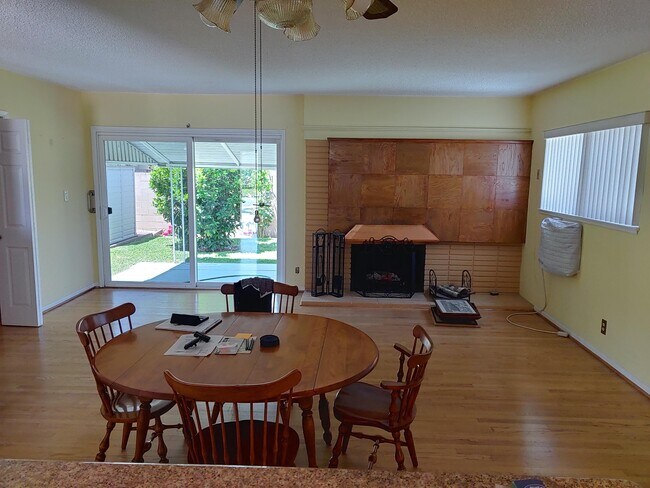 Foto del edificio - 927 Latchford Ave