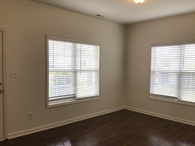 Foto del edificio - 257 Mayors Ln