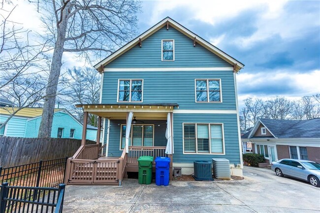 Building Photo - 2288 Oakview Rd NE