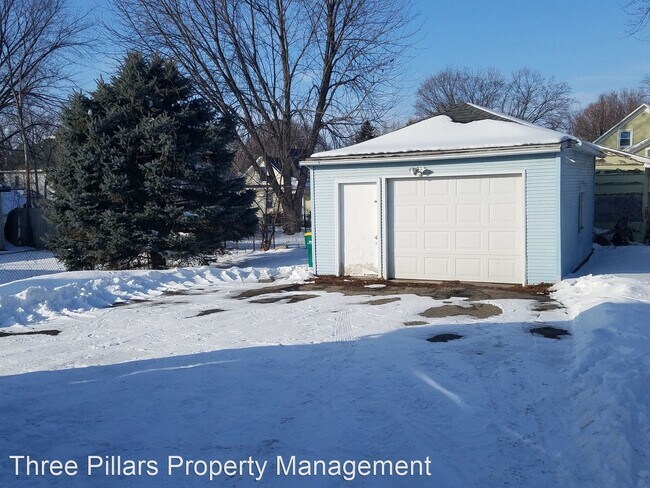 Building Photo - 3 br, 1 bath House - 1012 W. Fountain St