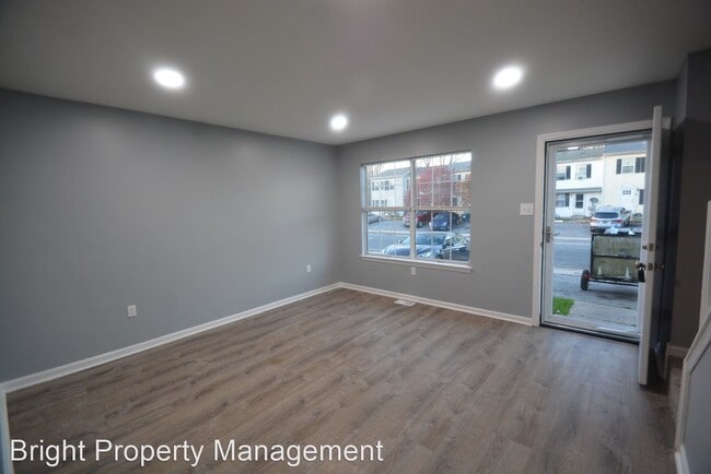 Building Photo - 3 br, 1.5 bath House - 78 E. Cole Blvd
