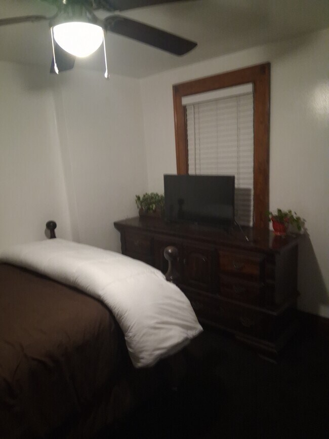 Foto del edificio - 448 E 157th St