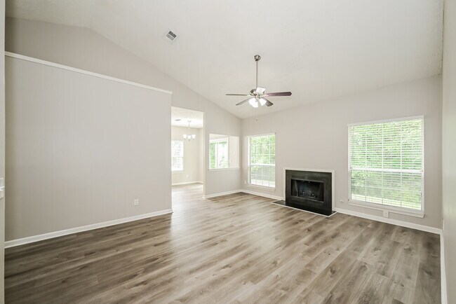 Foto del edificio - 2212 Oak Barrel Ln