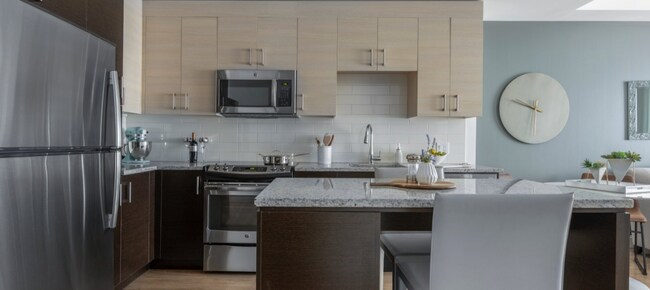 Building Photo - 22 Tyler St