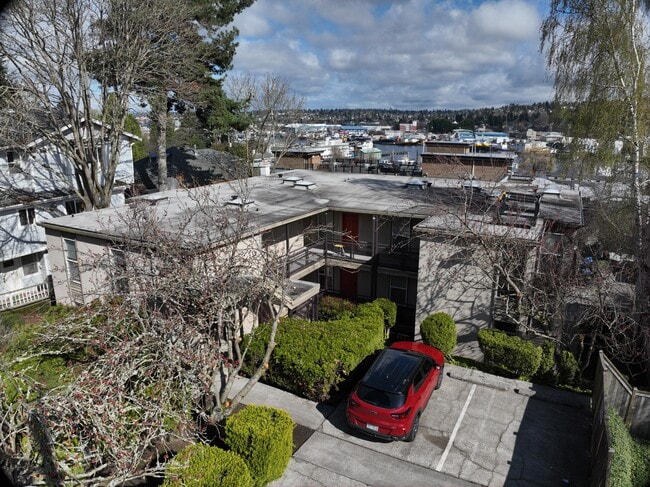 3D Exterior - 608 W Emerson St