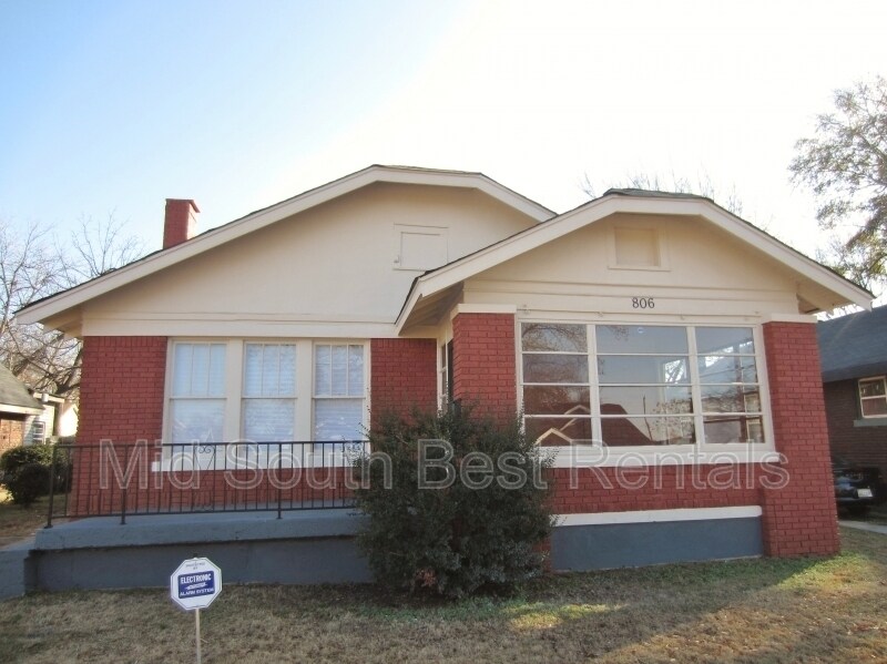 Primary Photo - 806 Stonewall St