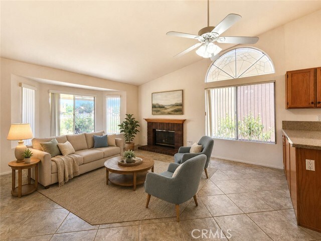 Building Photo - 1850 Tamarack Ln