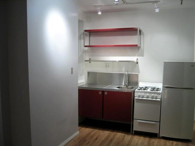 Kitchen. - 662 4th Ave