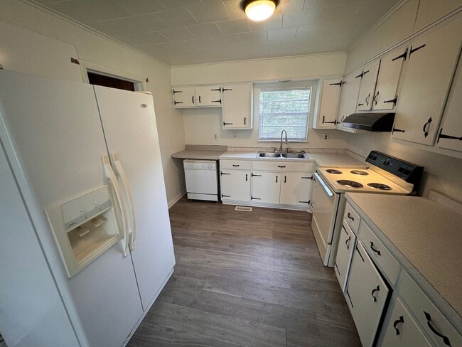 Building Photo - Spacious 3 bedroom/ 1 bath home in Rockwood
