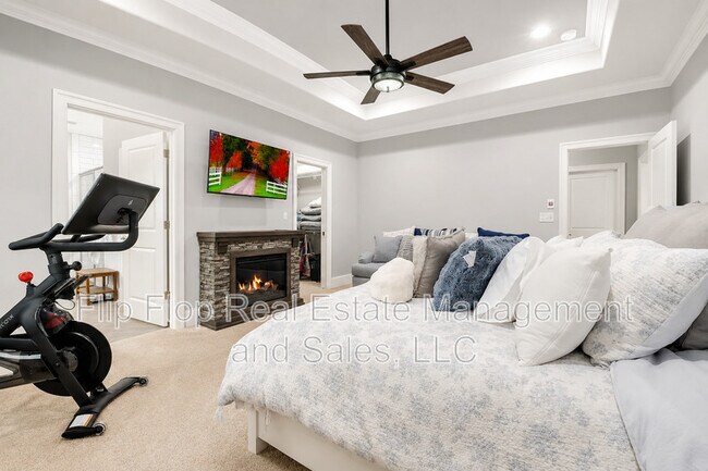 Building Photo - 3325 Mariana Oaks Dr