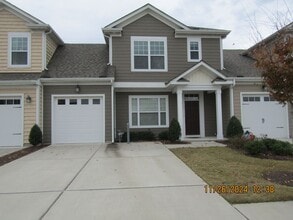 Building Photo - 423 Heartfield Dr