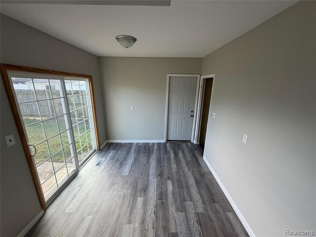 Building Photo - 147 S Carlson St