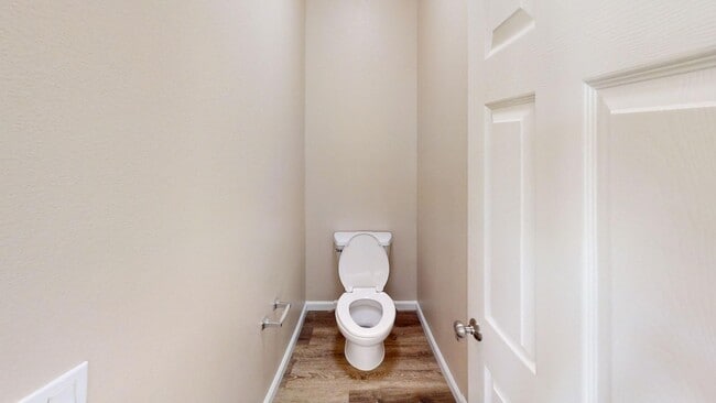 Building Photo - Beautiful Newly Upgraded 4 bedroom 3 bathr...