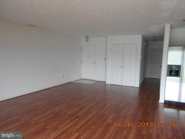 Building Photo - 524 Riviera Dr