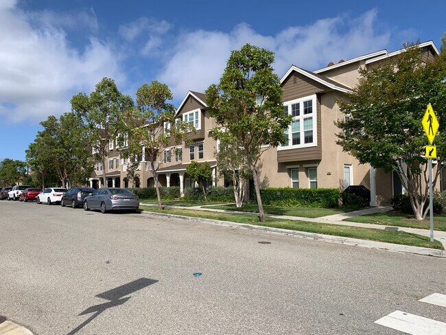 Building Photo - 3073 Orleans Ln