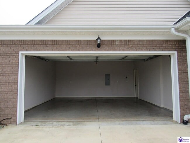 Building Photo - 172 Shirley Blvd