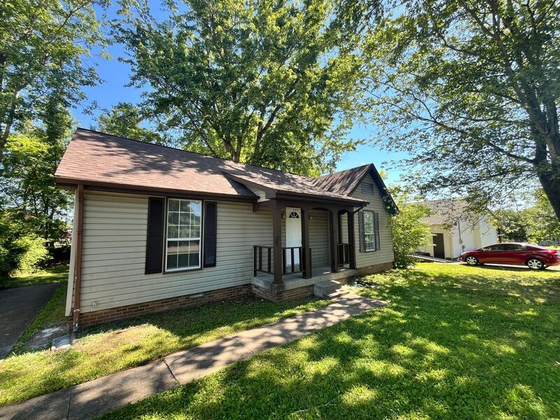 Foto principal - 148 Cunningham Pl