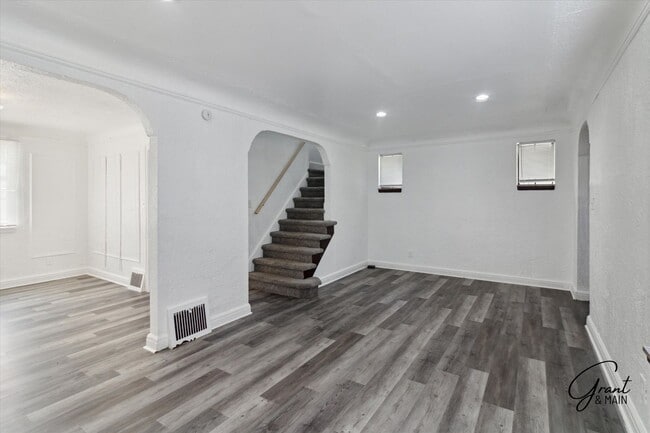 Building Photo - #1300 3 bedrooms