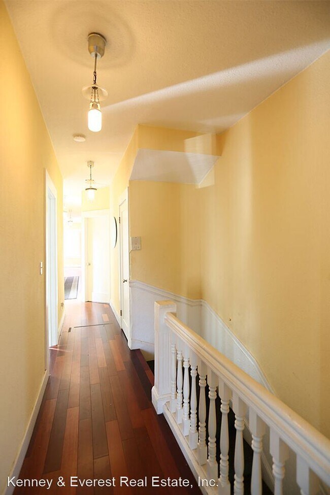 Foto del edificio - 3 br, 1 bath House - 1088 Capp Street  #A