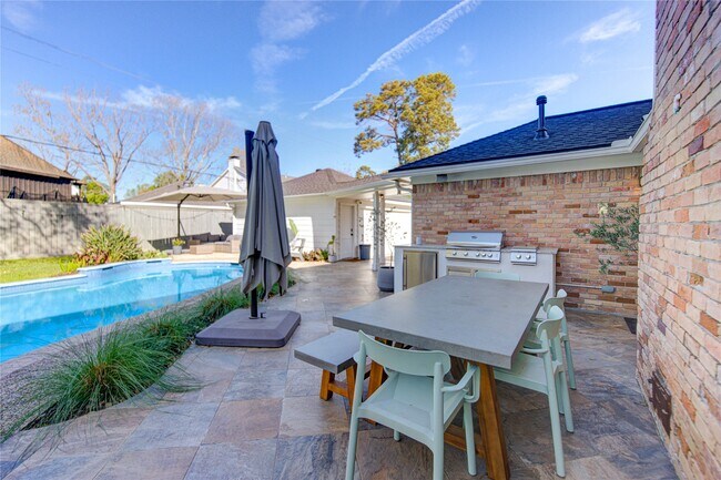 Foto del edificio - 407 Southchester Ln