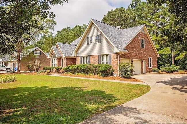 Building Photo - 887 3 Wood Dr