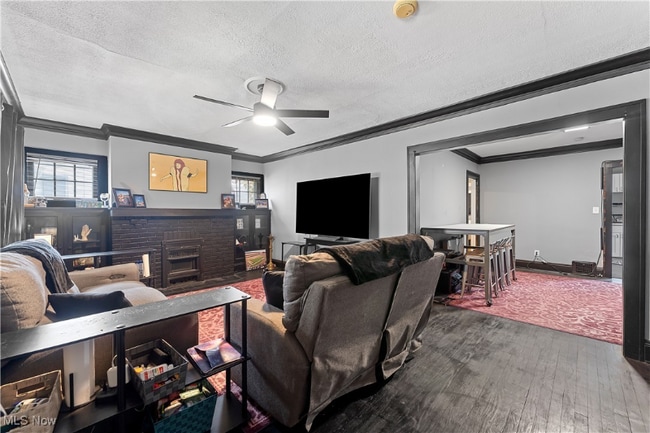 Foto del edificio - 3179 W 111th St