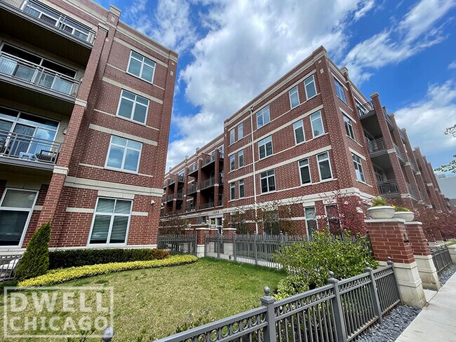 Building Photo - 1047 W Monroe St