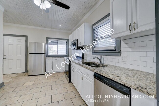 Foto del edificio - 801 NW 90th St