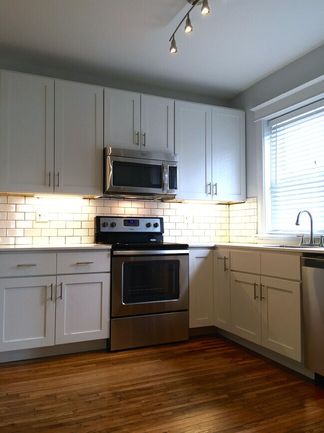 Building Photo - 4203 Swan Ave
