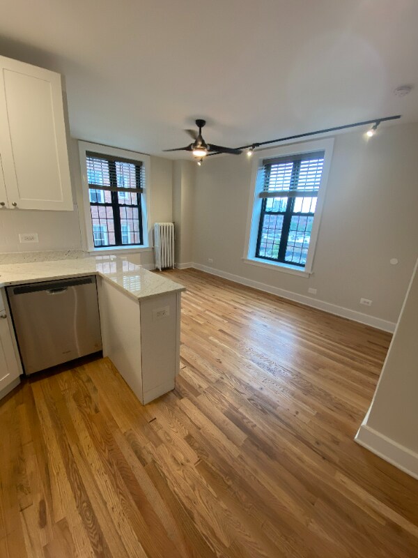 Foto principal - 4526 N Sheridan Rd
