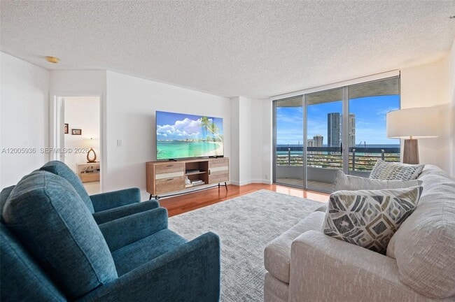 Foto del edificio - 19101 NE 36th Pl