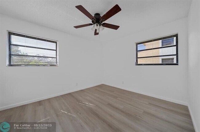 Building Photo - 2031 Coral Ridge Dr
