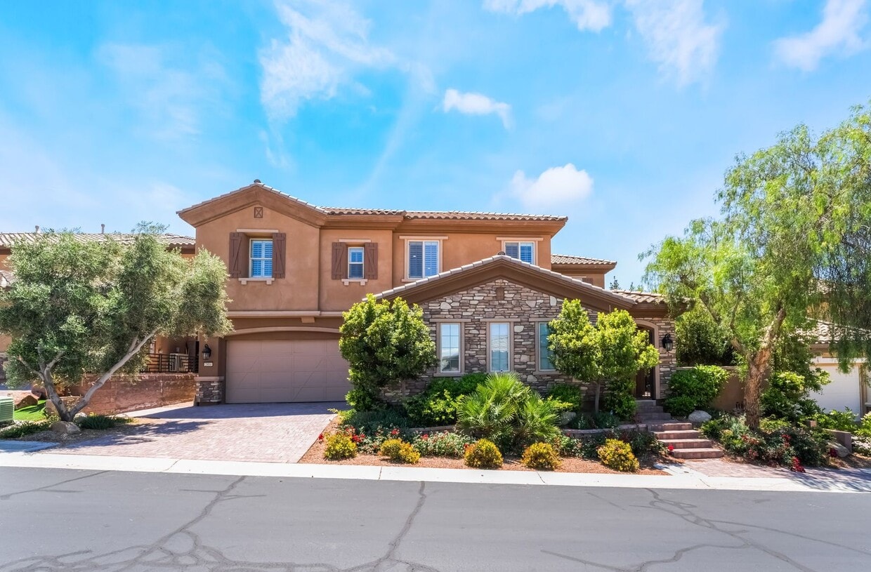 Primary Photo - Elegant model home at Club Madeira!