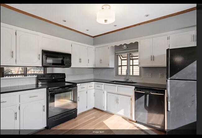 Foto del edificio - 607 Belland Ave