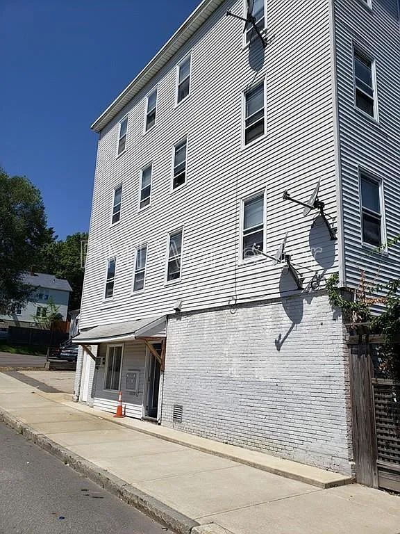 Foto del edificio - 174 Ingleside Ave