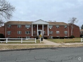 Building Photo - 139 Regency Park Dr