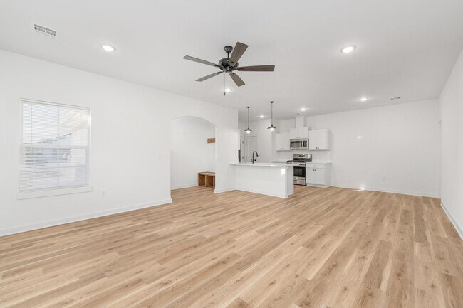 Foto del edificio - *Beautiful New Duplexes in Goddard School ...